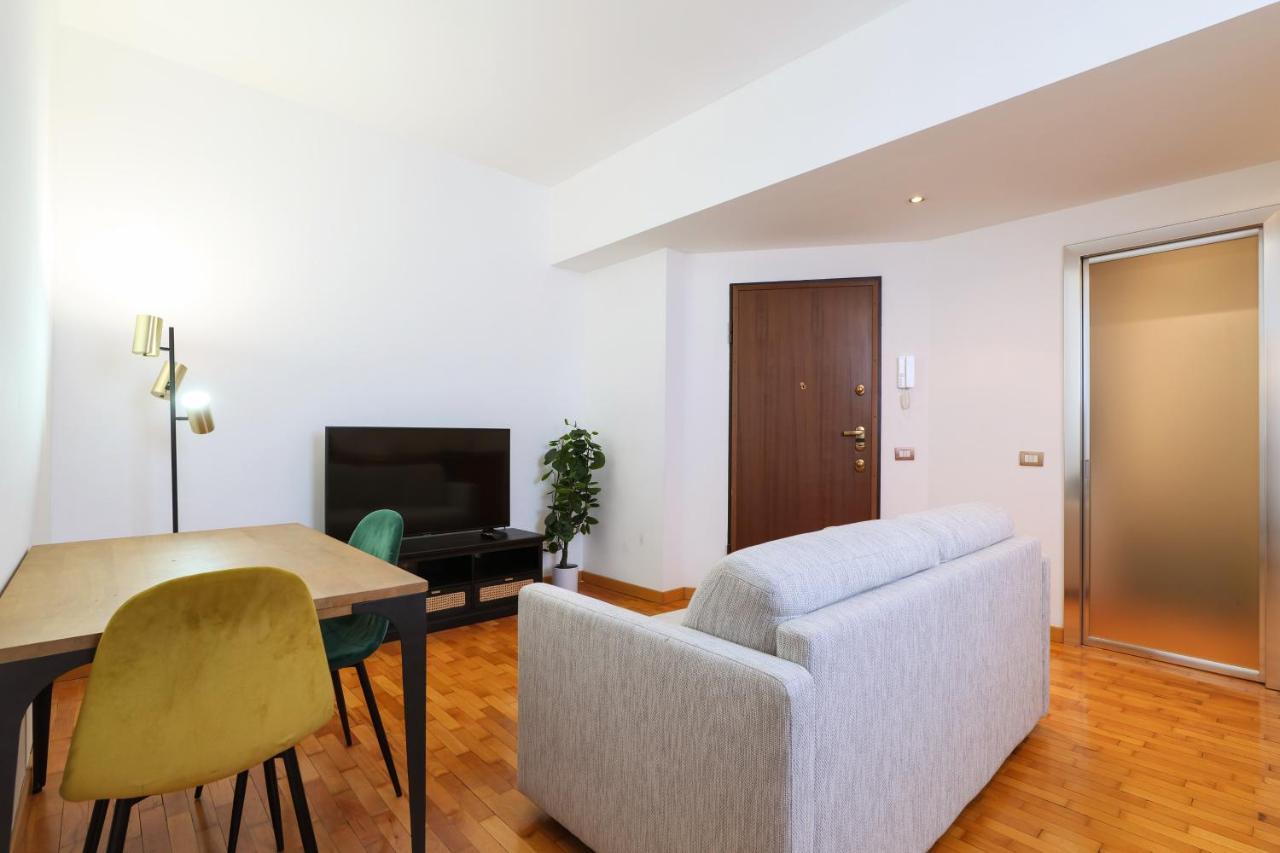 Duomo Luxury Apartment VIII Milaan Buitenkant foto